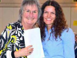 Zwei, die sich gut verstehen: die scheidende Schulleiterin Birgit Simons-Eger (links) und ihre Nachfolgerin Caroline Schumacher.