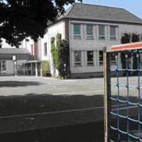 Foto 2010: Die Christophorusschule mit angebauter Pausenhalle